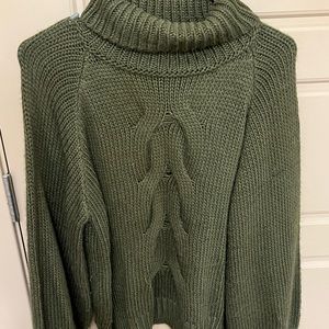 Zenana- Turtle neck with puffer sleeves- Only worn once- Size S